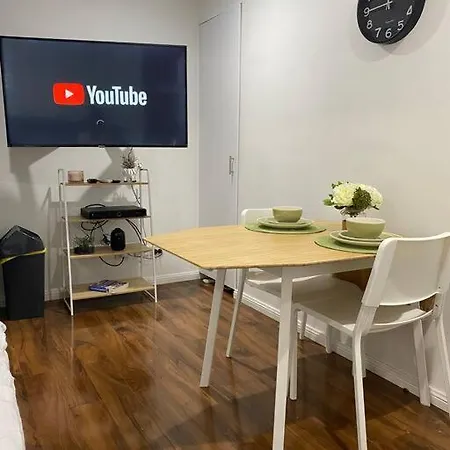 Dog Friendly New Humble Abode In Hotspot Location Apartment Budgewoi Exterior photo