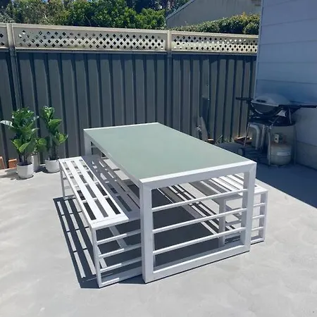 Dog Friendly New Humble Abode In Hotspot Location Apartment Budgewoi Exterior photo