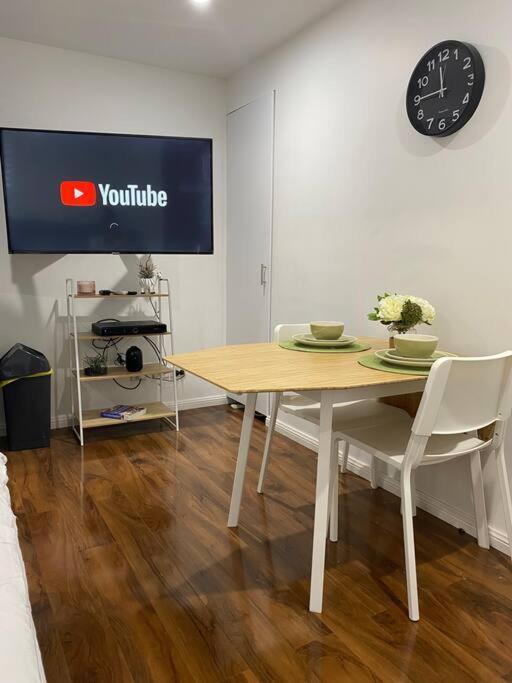 Apartment Dog Friendly New Humble Abode In Hotspot Location Budgewoi